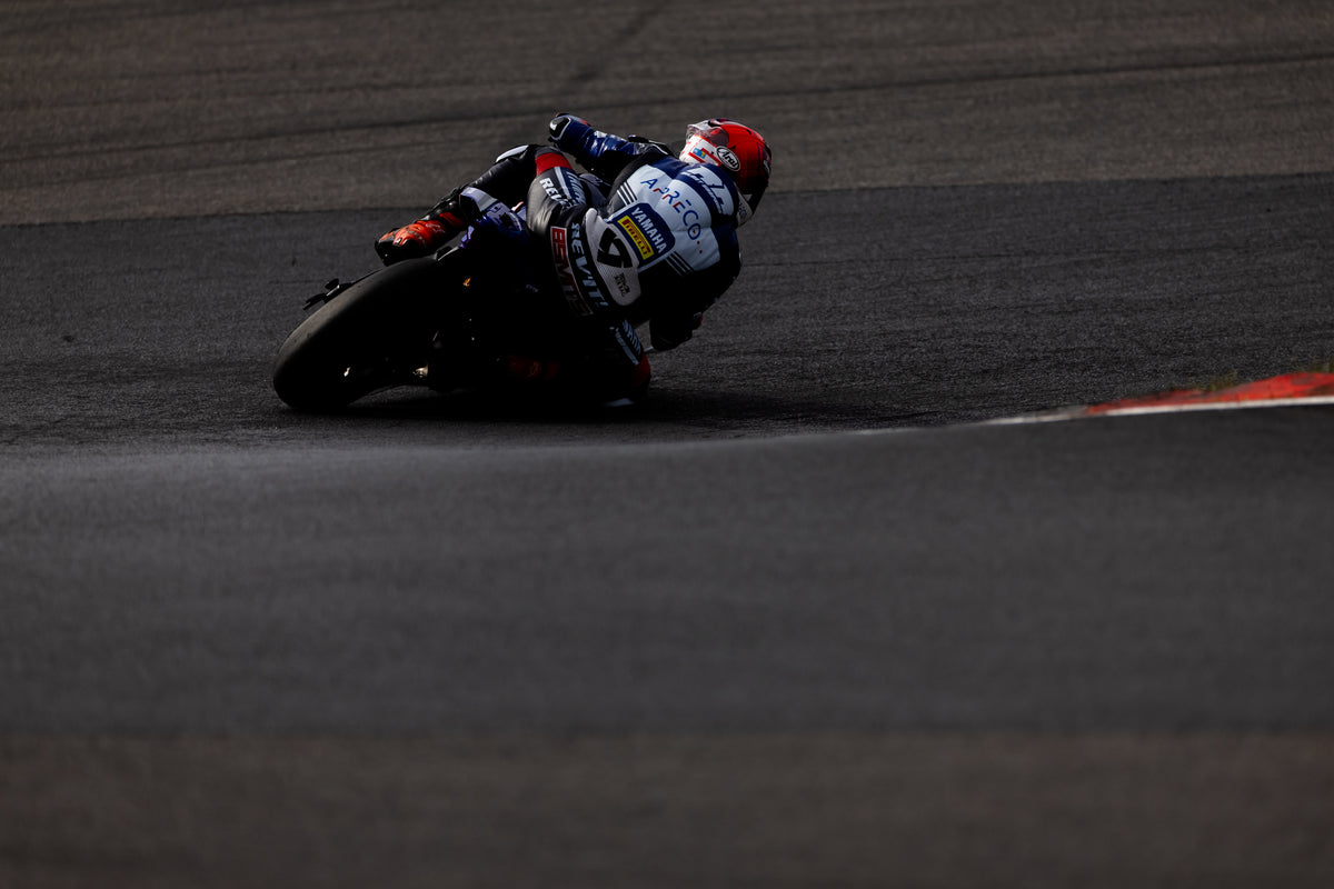 Twan Smits knee-down through a corner at the Nürburgring, EURO MOTO Superbike, September 2026